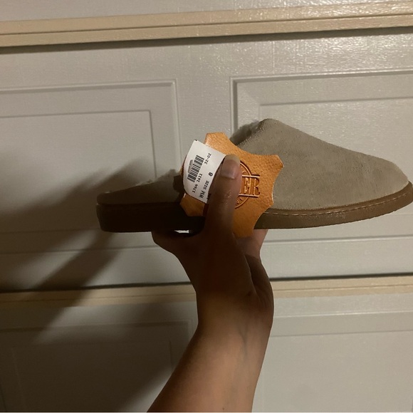 NWT Coasters Fleece Clog - Picture 2 of 5